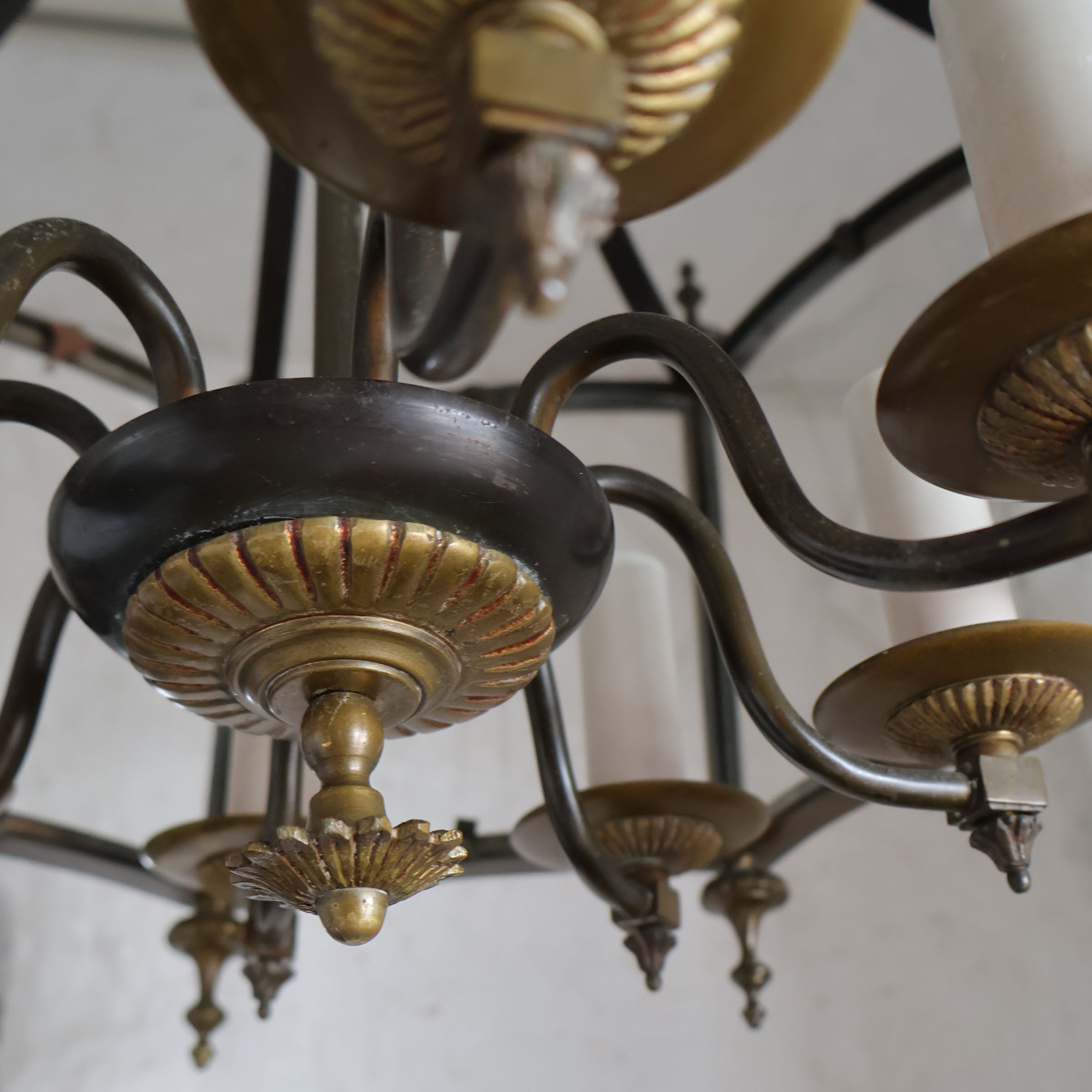 真鍮フレームのシャンデリア