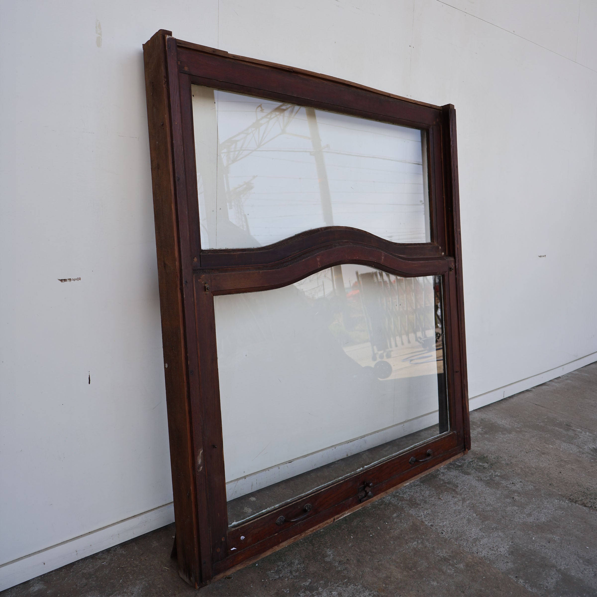 大きなシングルハング窓