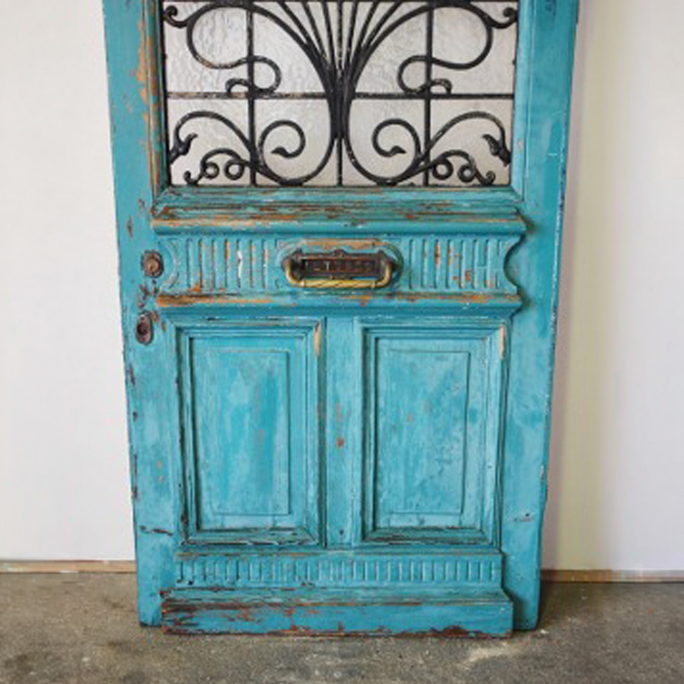 ガラス窓付きブルーのアイアンドア / do-71216